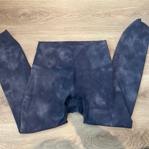 Blue tie dye lululemon wunder under